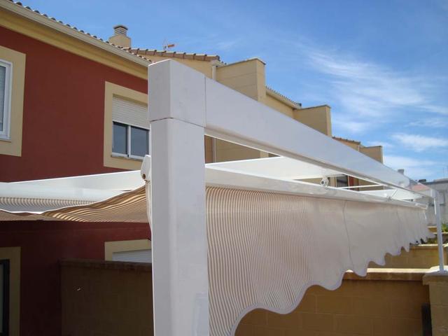 Toldo de palillería con pérgola