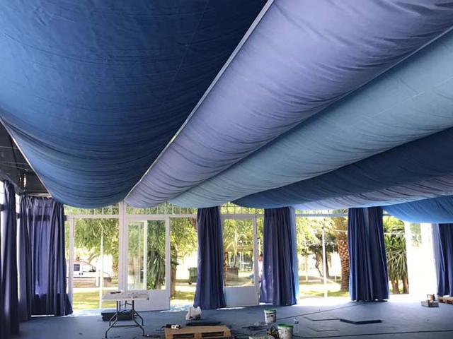 Toldo doble techo en carpa para celebraciones