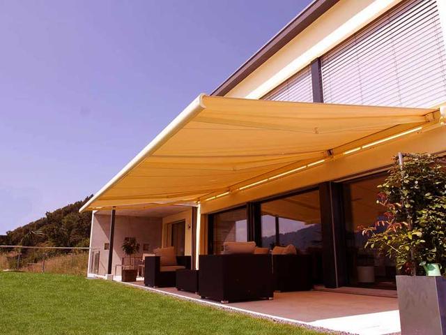 Toldo de brazo articulado
